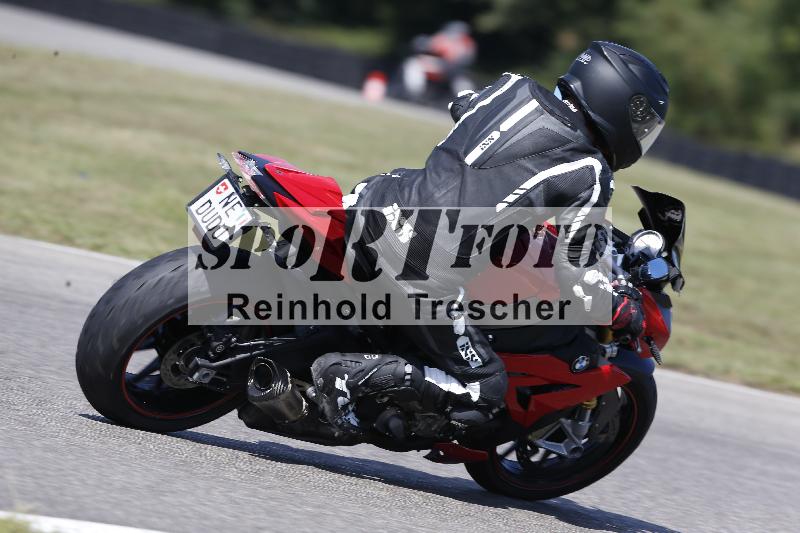 Archiv-2025/49 26.08.2025 Cornu Master School ADR/gruen-vert/0-1